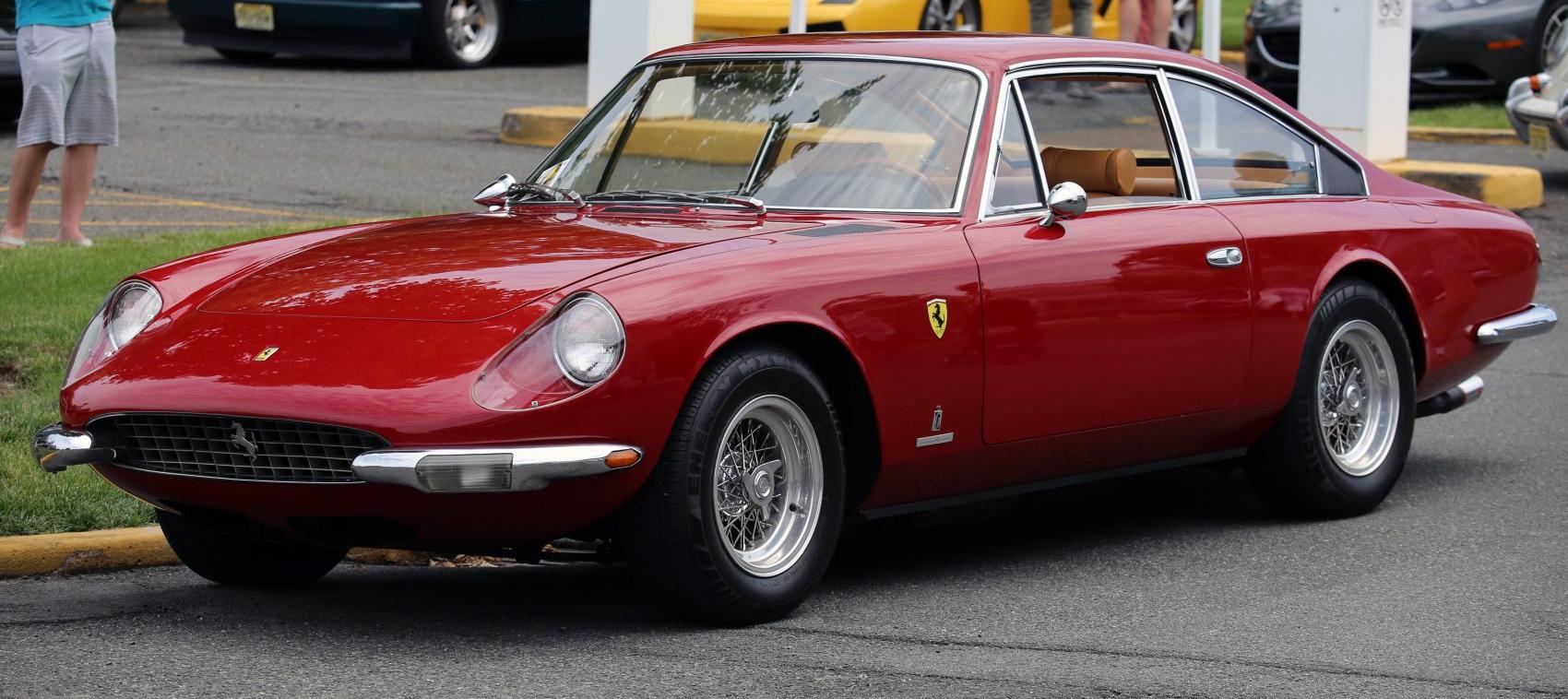 Ferrari 365 GT 2+2