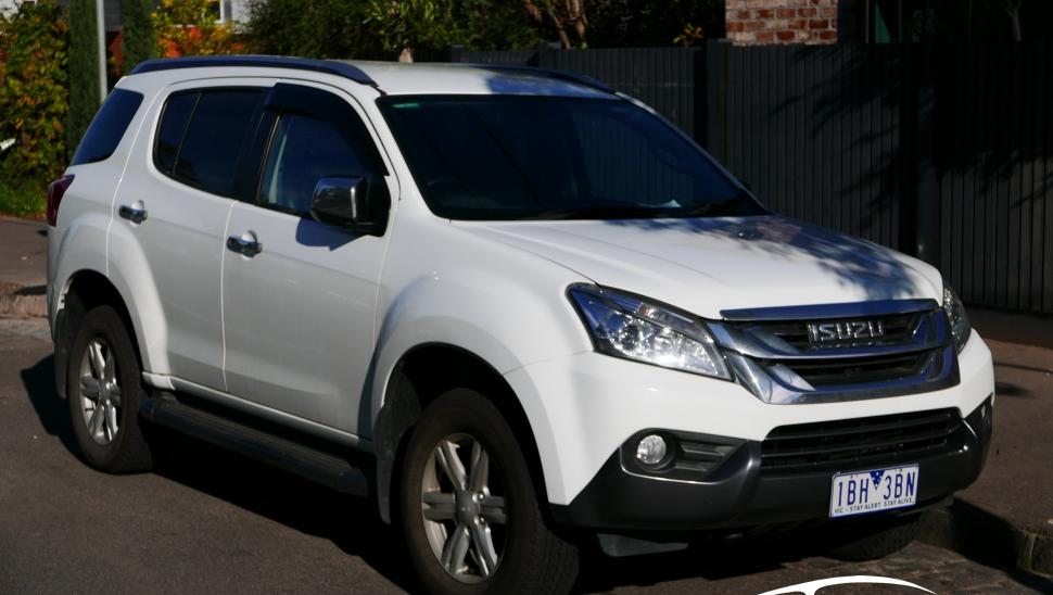 Isuzu MU-X (RF10)