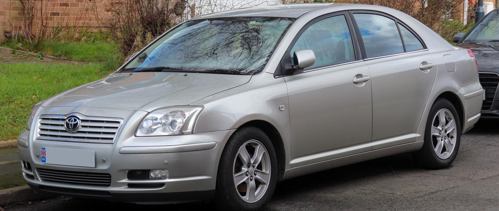 Toyota Avensis II Hatch