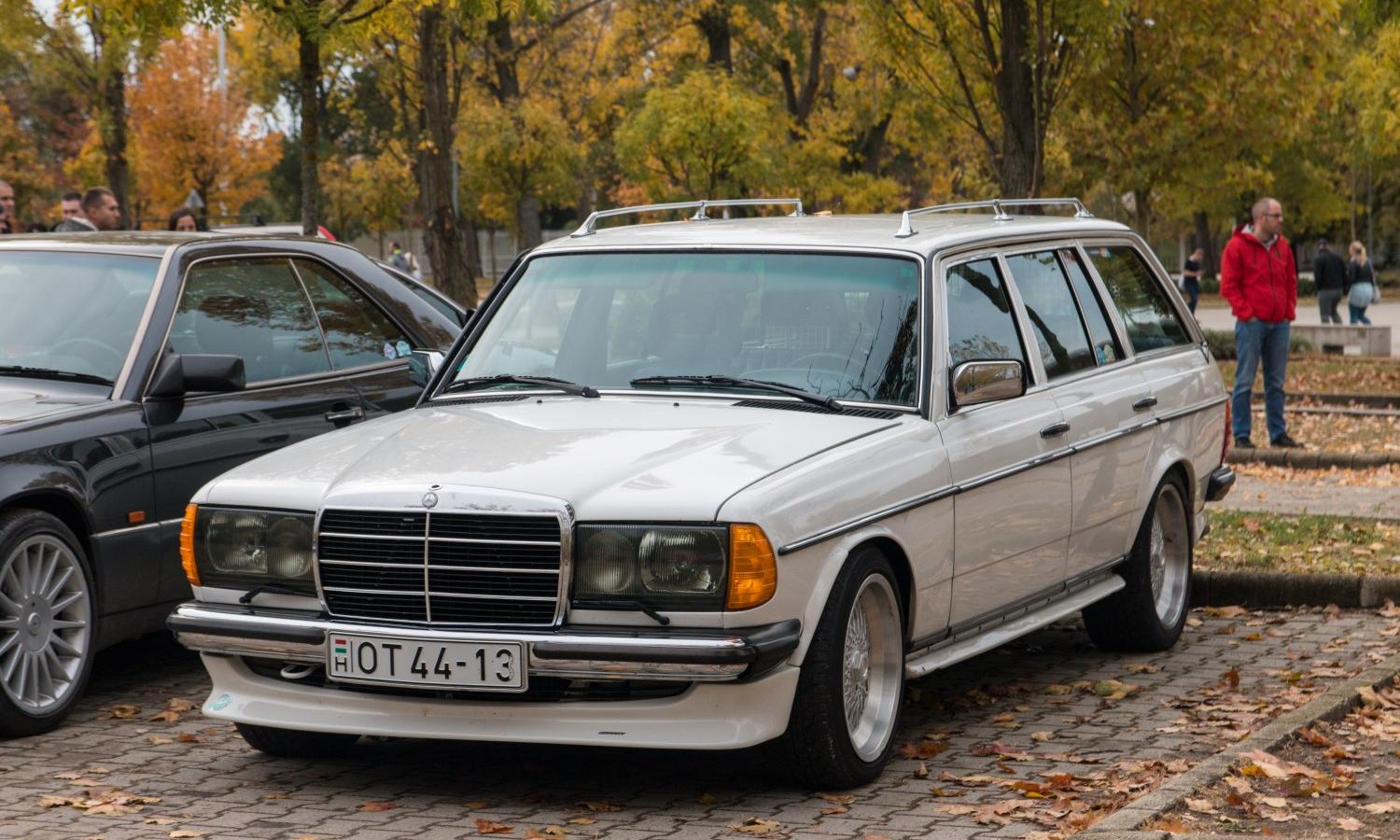 W123